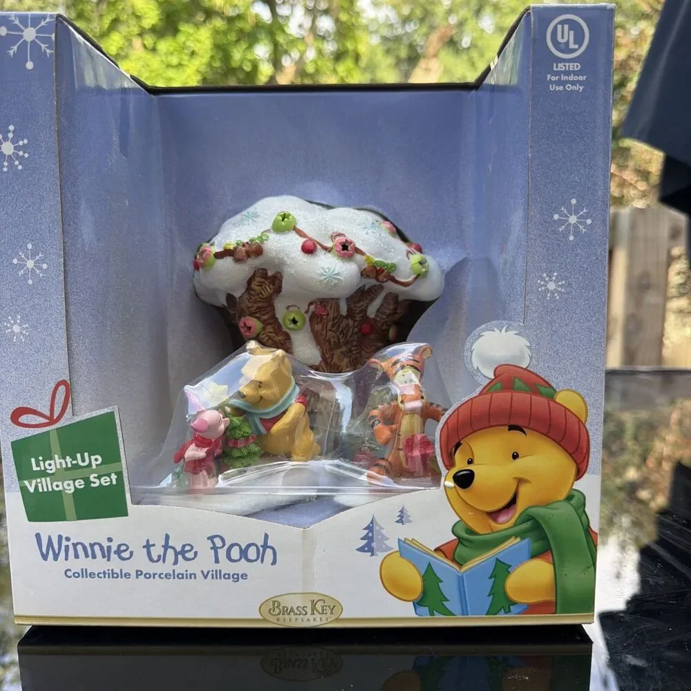 Disney Winnie the Pooh Collectible Porcelain Village Lights Up Brass Key VTG NOS